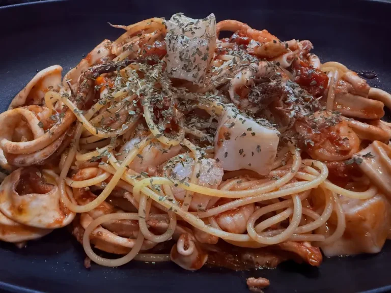 イカのトマトソースパスタ